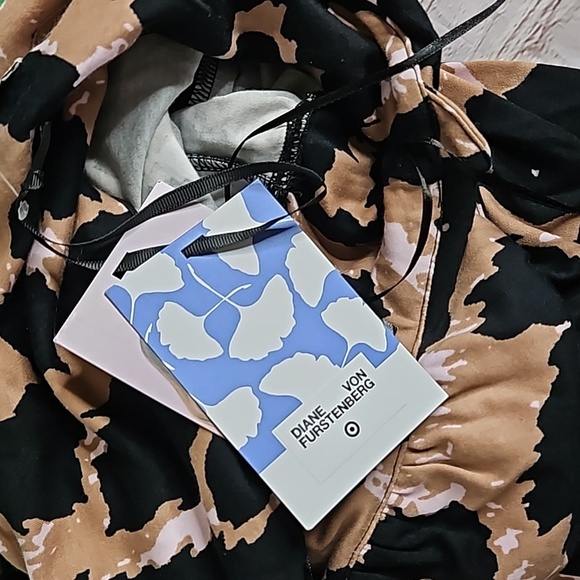 DVF for Target NWT Women’s Halter Leopard Jumpsuit Size XL - Picture 7 of 8